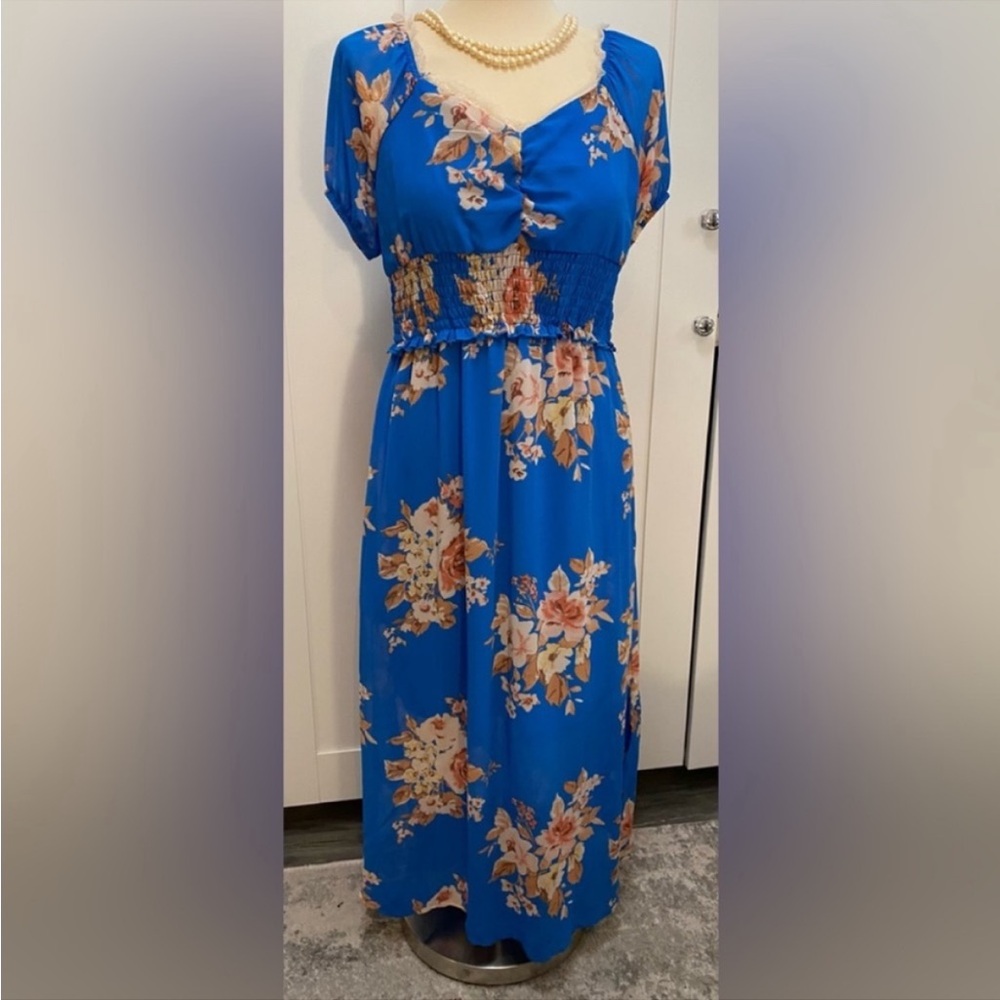 Maxi Dress Floral Print Mimi Chica Blue Short Sleeve Sz Medium NWOT